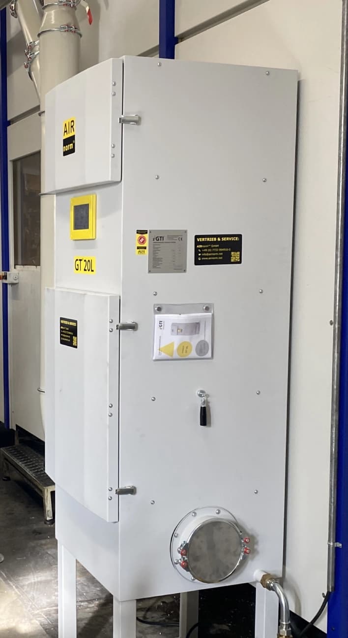 AIRnorm GmbH – Prozessluftfiltration – dezentrale Filteranlage zur Abscheidung von Öl-Aerosolen aus mehreren Langdrehmaschinen