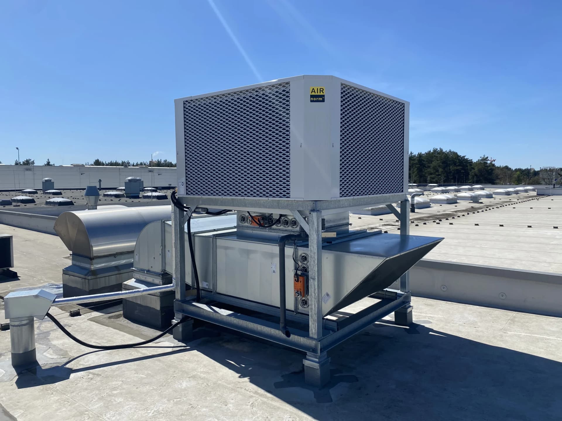AIRnorm GmbH – Vorschaltkühlung – Installation eines adiabaten Kühlmoduls zur Vorschaltkühlung an eine bestehende Lüftungsanlage